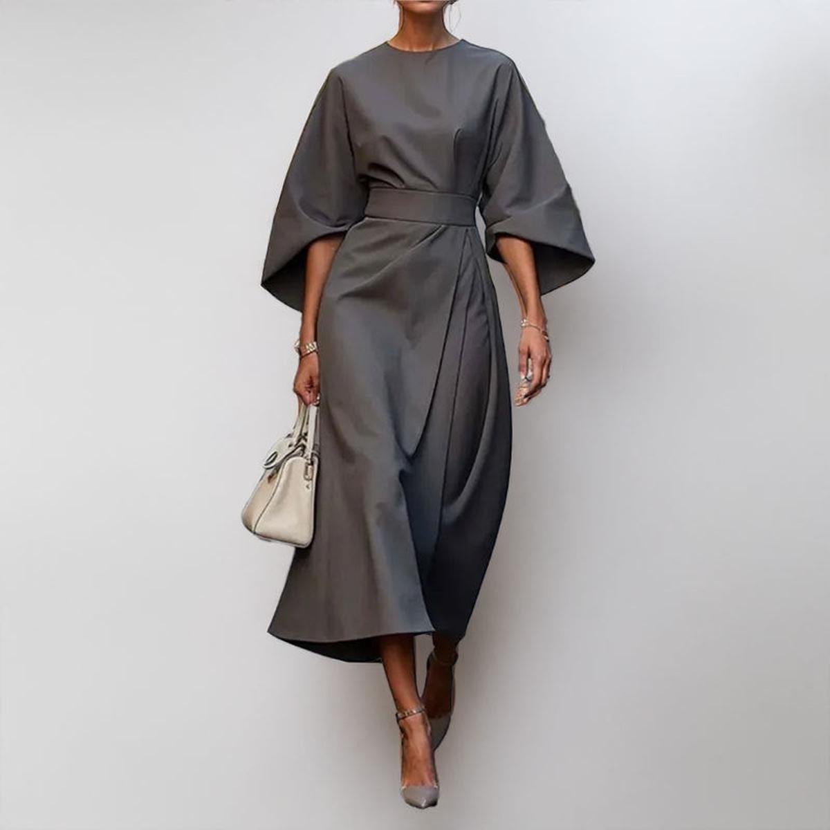 Eldra – Robe maxi satinée à manches chauve-souris