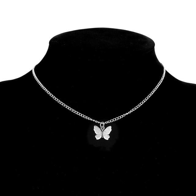Butterfly Necklace – Papillons délicats près du cœur